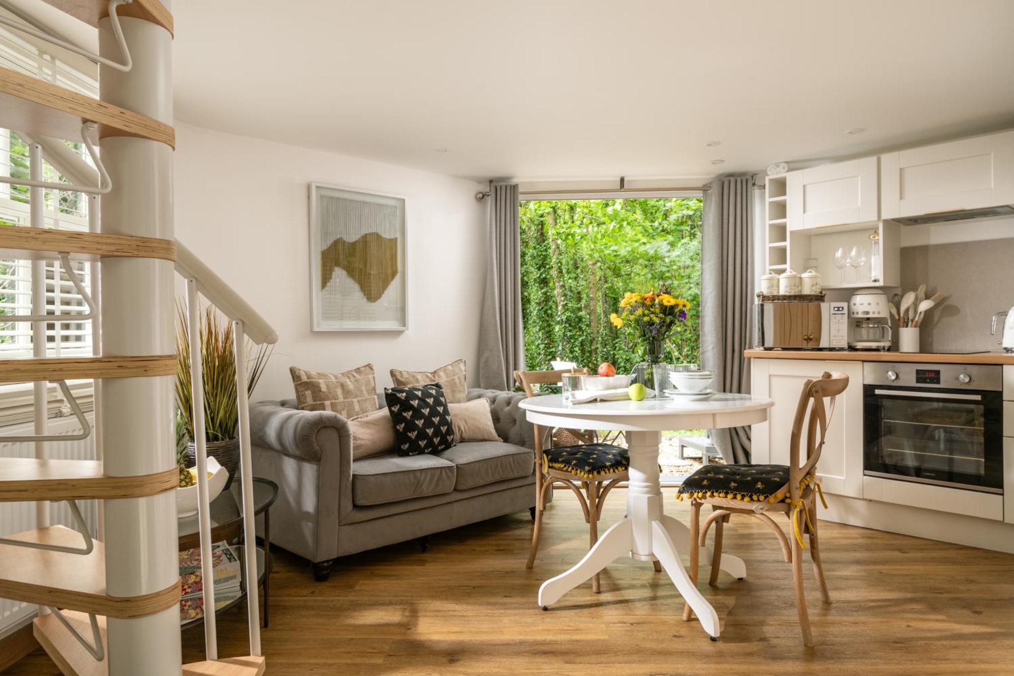 فيلا Honeycombe - Treehouse In The Heart Of Dorset بلاندفورد فوروم المظهر الخارجي الصورة