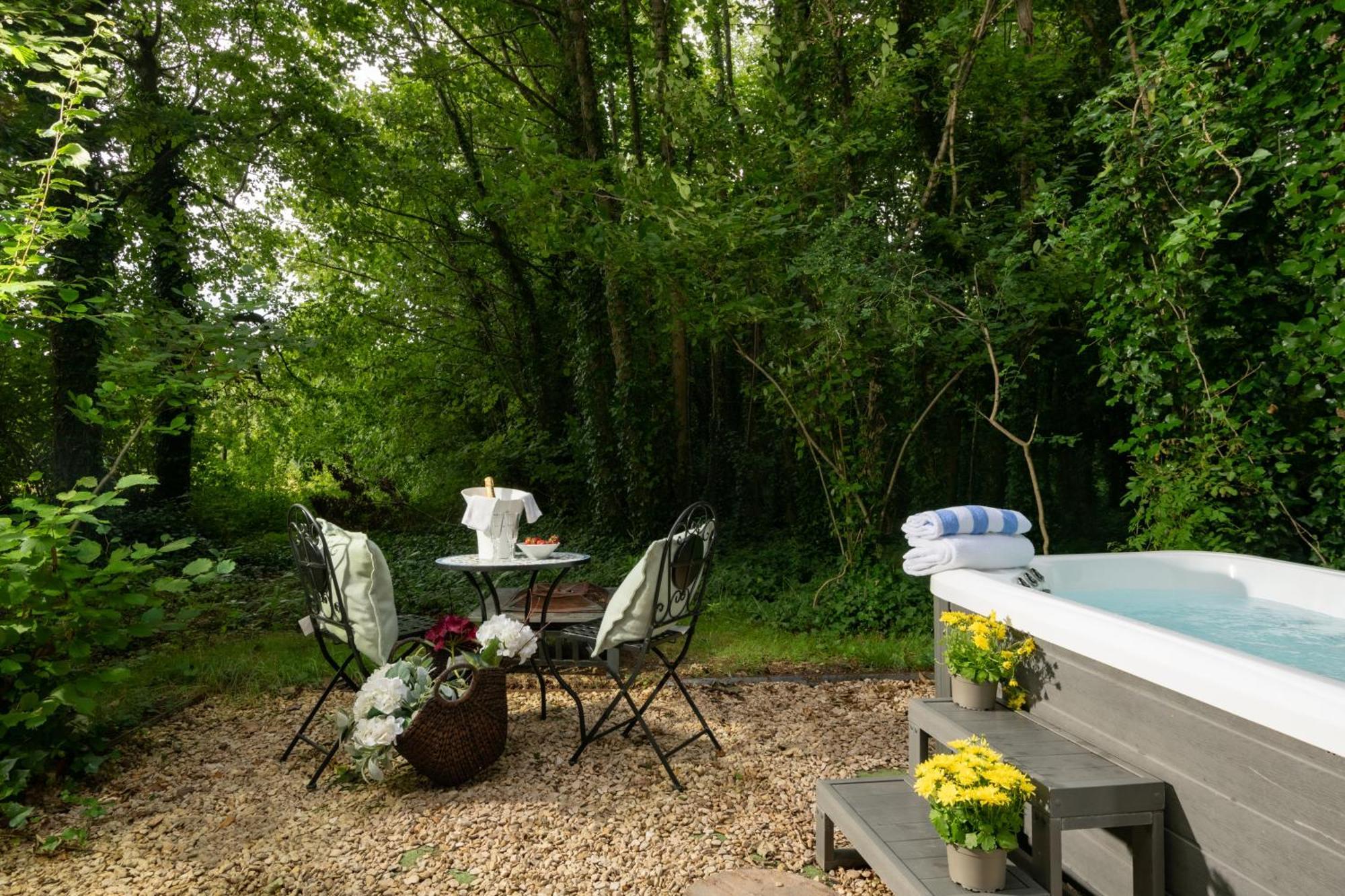 فيلا Honeycombe - Treehouse In The Heart Of Dorset بلاندفورد فوروم المظهر الخارجي الصورة